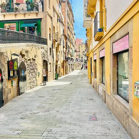 Trinquet Vell Historic Center Largas Apartment *