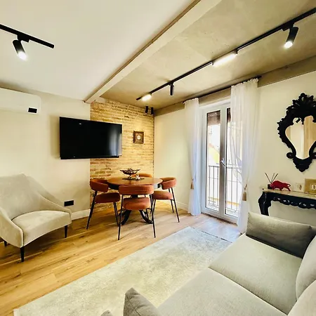 Apartment Trinquet Vell Historic Center Largas *