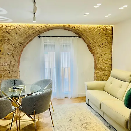 Trinquet Vell Historic Center Largas Tarragona