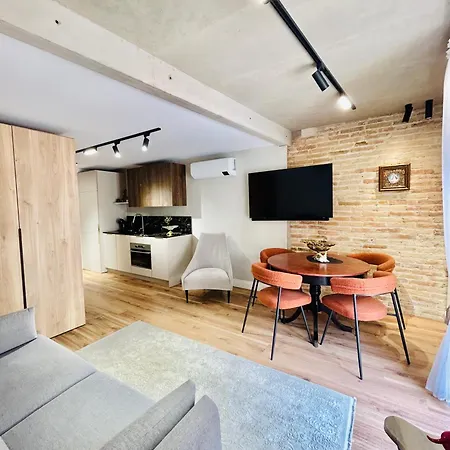 Апартаменты Trinquet Vell Historic Center Largas