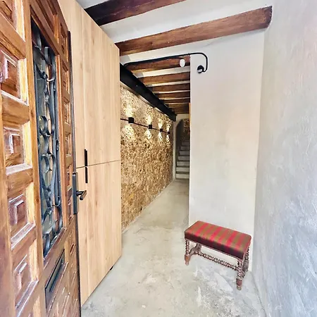 Апартаменты Trinquet Vell Historic Center Largas *