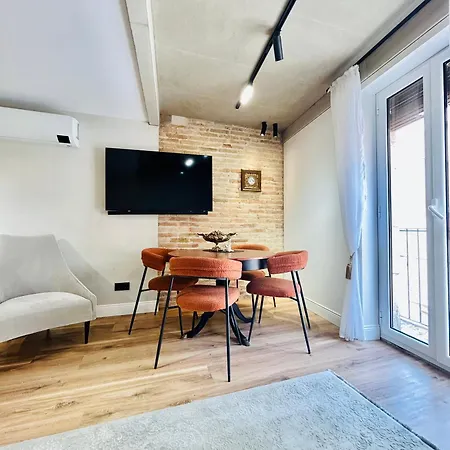 Апартаменты Trinquet Vell Historic Center Largas *